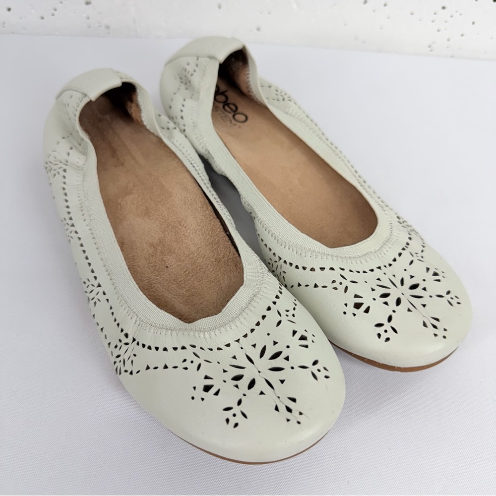 ABEO Bio System Women’s size 8.5 Narrow Tamara Clay Cut Out Leather Flats